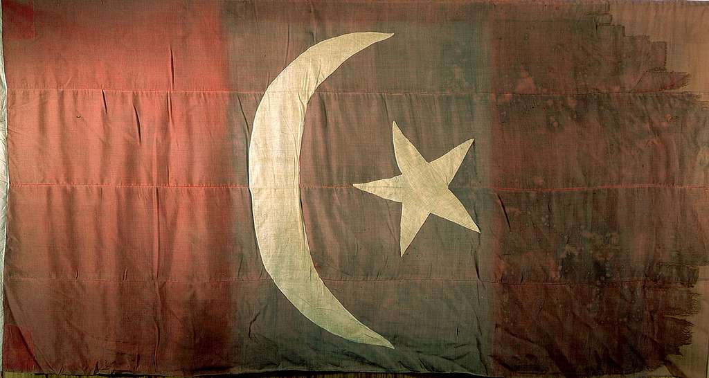 The flag of Turkey and its empire from 1844 - while this one is from a different battle, the same flag was used in the Cantonal Rebellion.