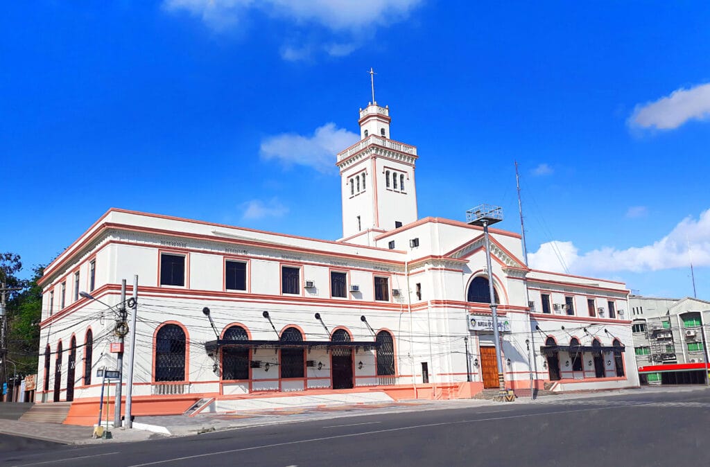 The Aduana de Manila customs house in the 19th century, where imported books and printed materials were held for censorship under Spanish colonial authorities.